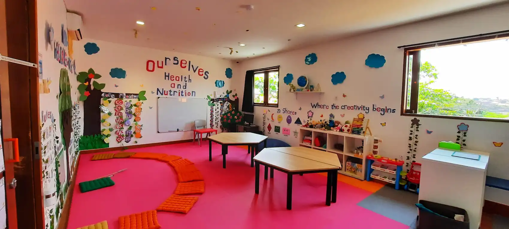 Bright-Classroom-at-UKC