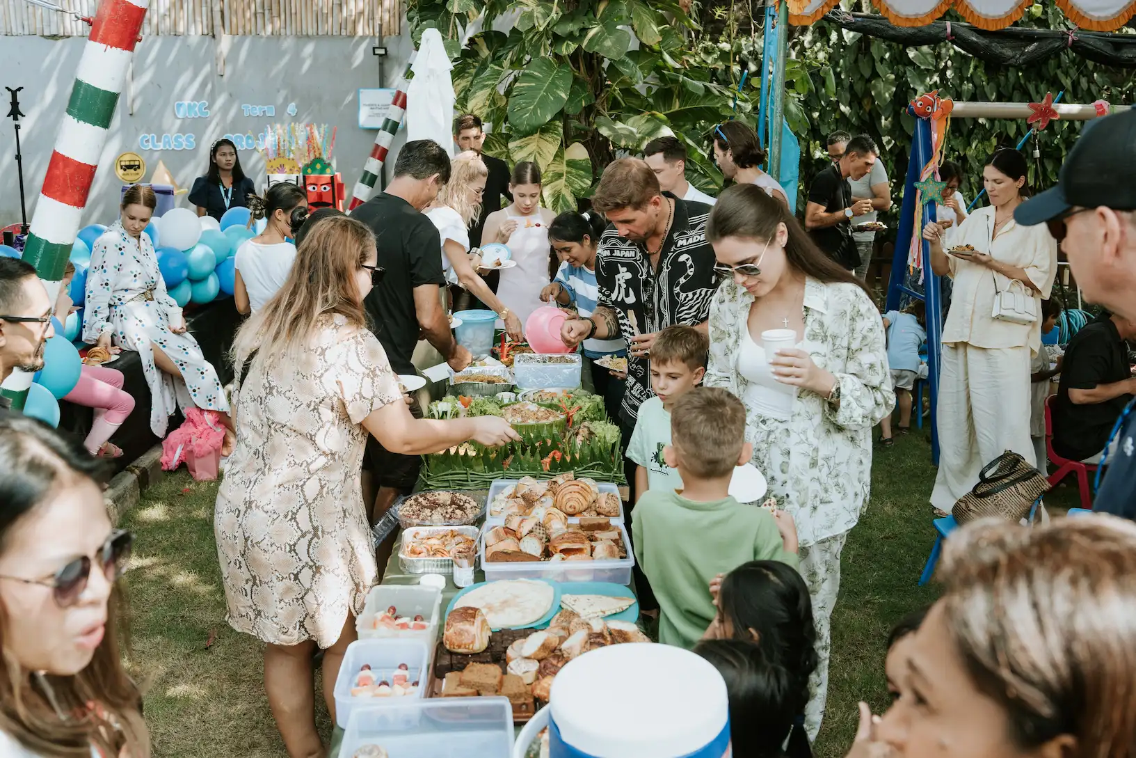 parents-attending-graduation-at-UKC-2